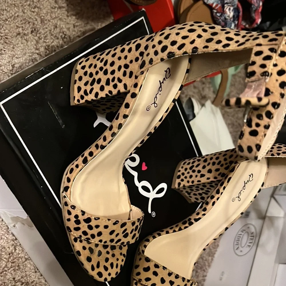 Leopard suede - Picture 2 of 2